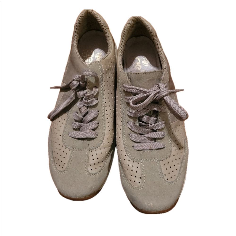 Reiker Women's Runners Size 8